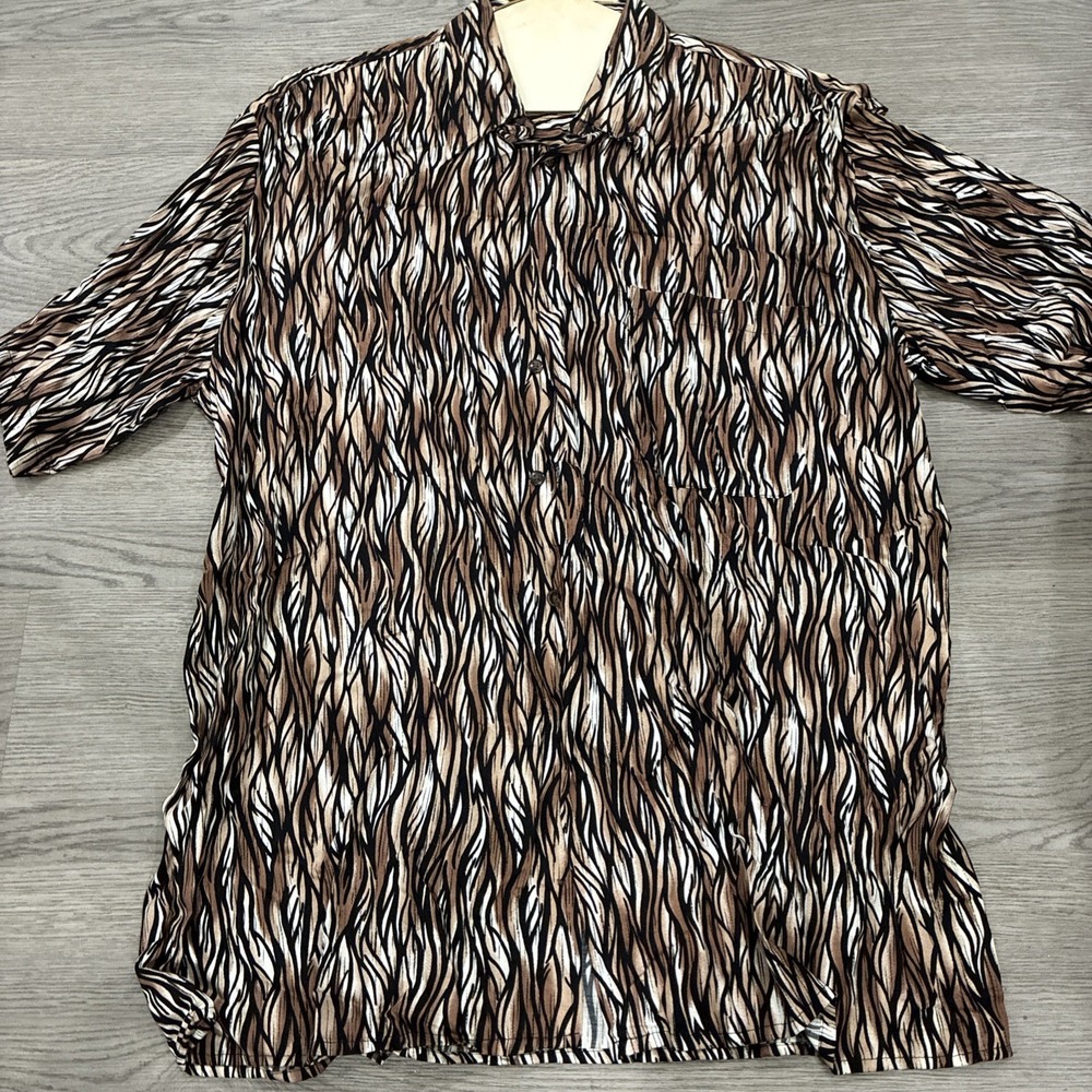 Vintage UltraBay By KBB Men's Animal Print Button Up Short Sleeve Tshirt Size M